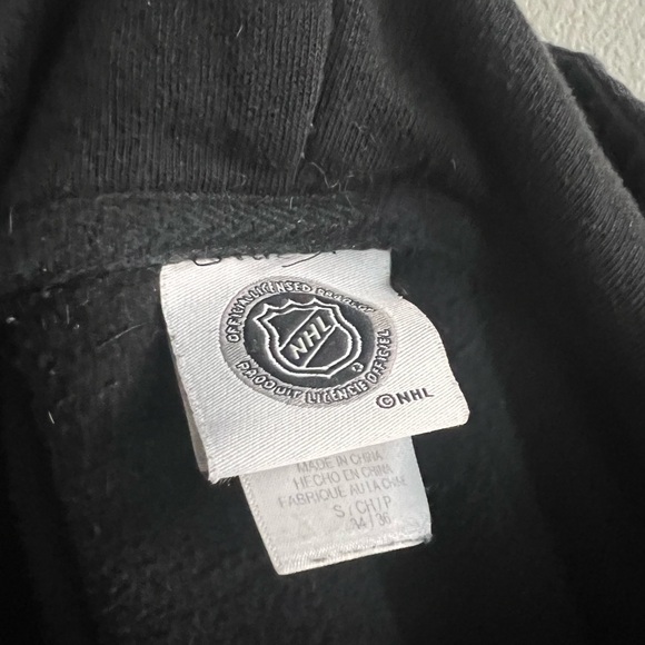 Chicago Blackhawk’s hoodie women’s size small black EUC embroidered logo - Picture 4 of 5